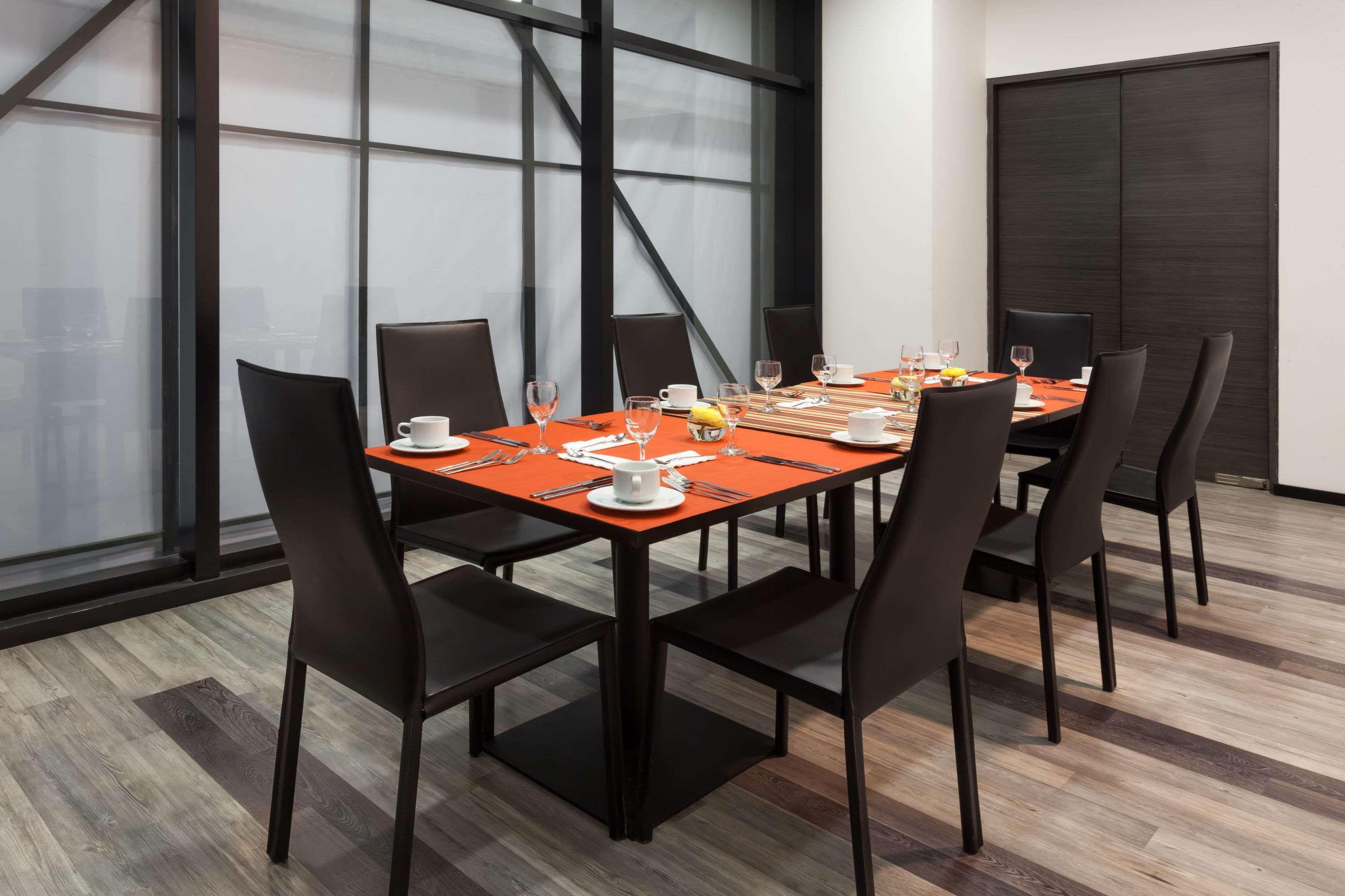 윈덤 보고타 호텔 외부 사진 A dining room