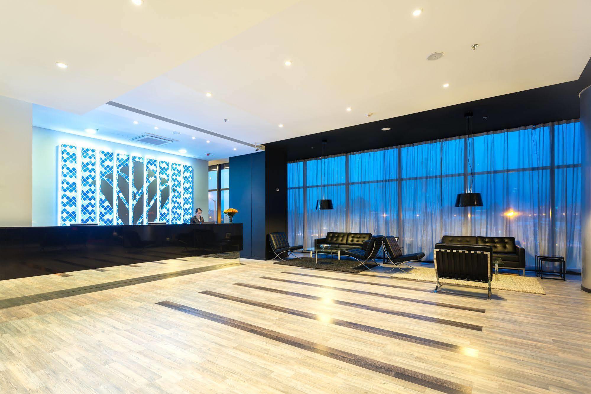 윈덤 보고타 호텔 외부 사진 Lobby